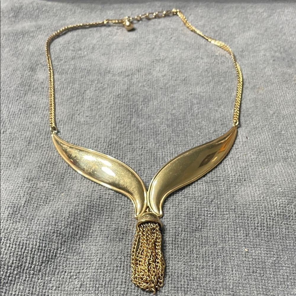 Vintage Avon Goldtone  Whale Tail Necklace with Tassel